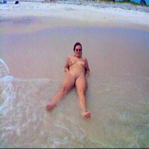 Free porn pics of Jill Nudewife on the beach 16 of 20 pics