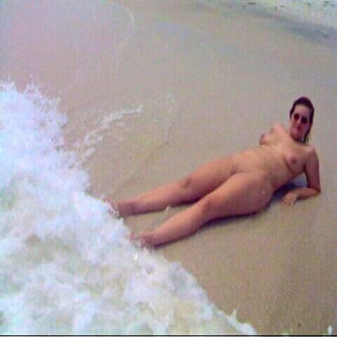 Free porn pics of Jill Nudewife on the beach 20 of 20 pics