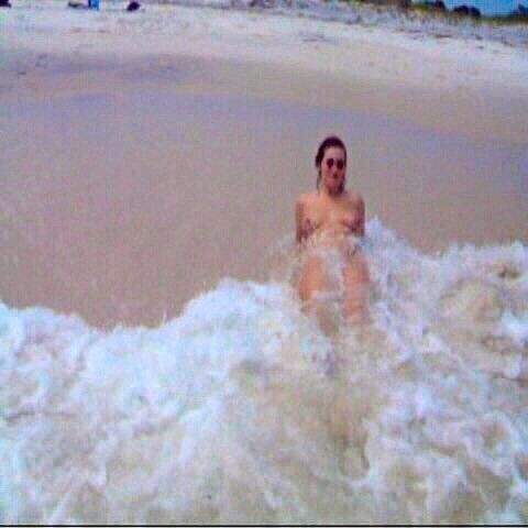 Free porn pics of Jill Nudewife on the beach 12 of 20 pics