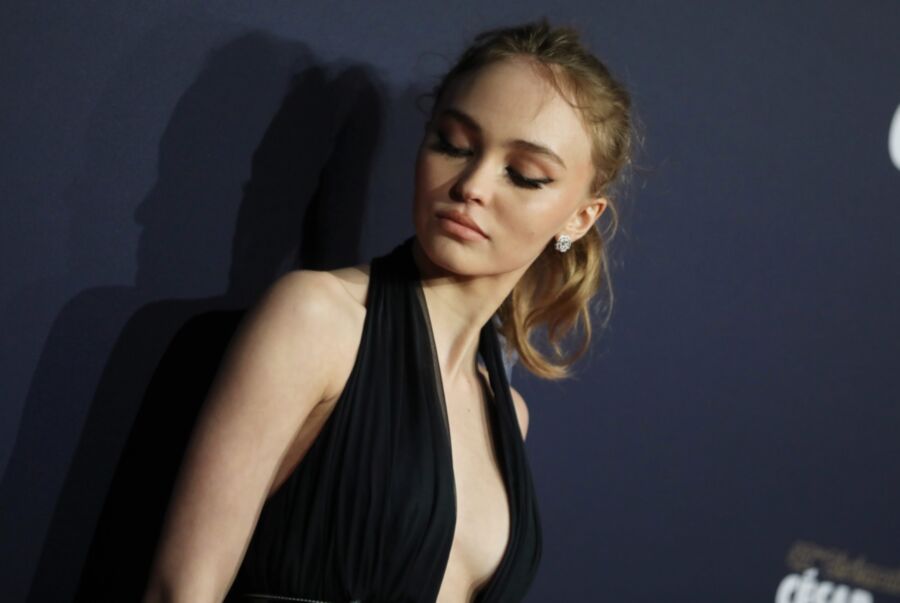 Free porn pics of Lily-Rose Depp and her sexy dress 3 of 10 pics