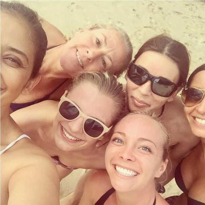 Free porn pics of Manisha Koirala enjoying Beach Yoga in Thailand with Girl Gang 9 of 10 pics