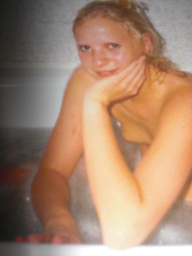 Free porn pics of My sweet Susi taking a bath!!! 7 of 8 pics
