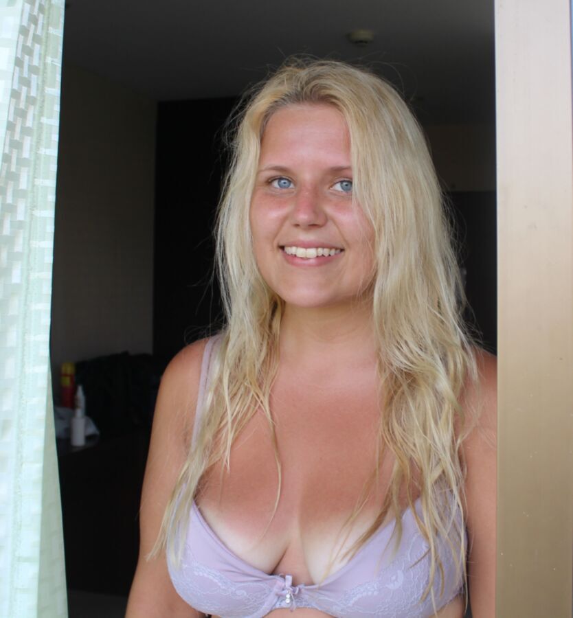 Free porn pics of Chubby Blonde Amateur Teen 1 of 12 pics