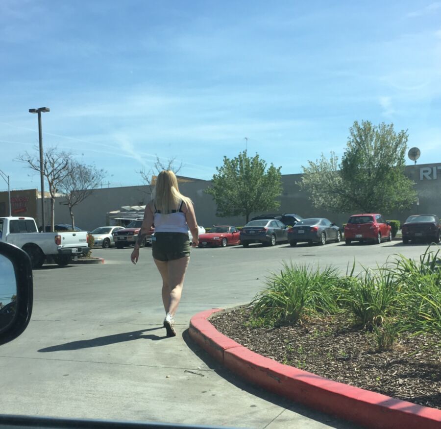 Free porn pics of White trash whore street walking 7 of 16 pics