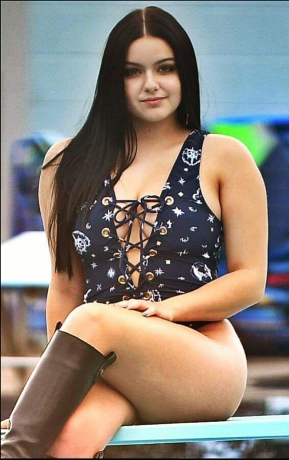 Free porn pics of Celeb whores need BBC: Ariel Winter 3 of 30 pics