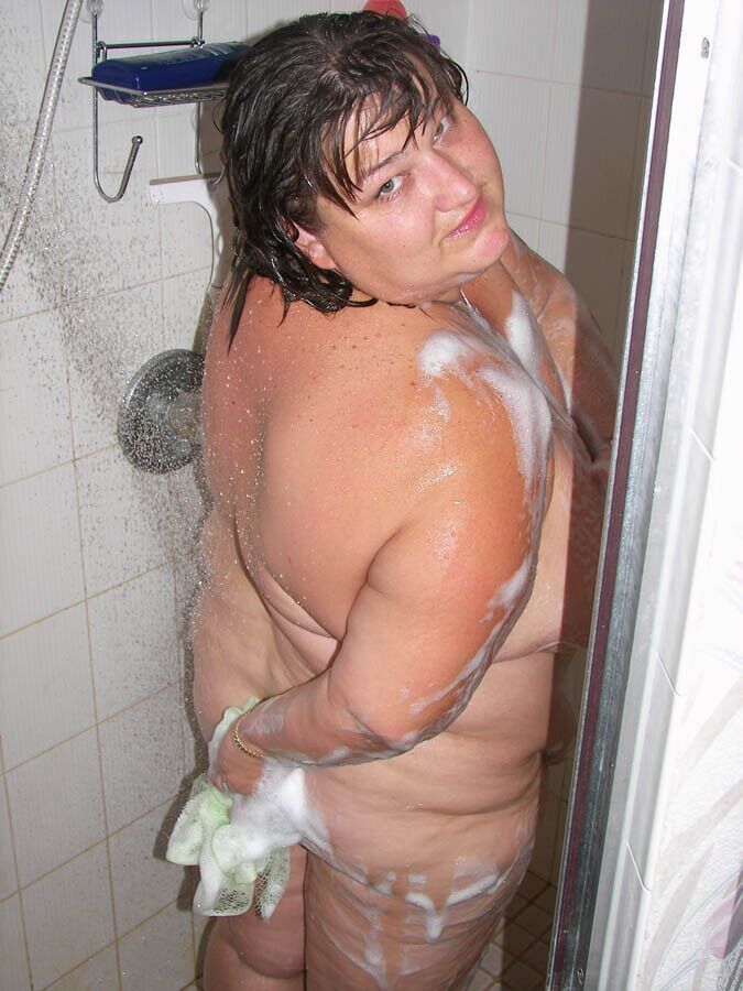 Free porn pics of SSBBW - shower 19 of 53 pics