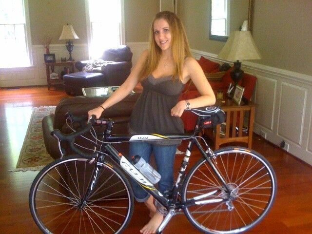 Free porn pics of Perfect Busty Rides a Bike! 1 of 11 pics