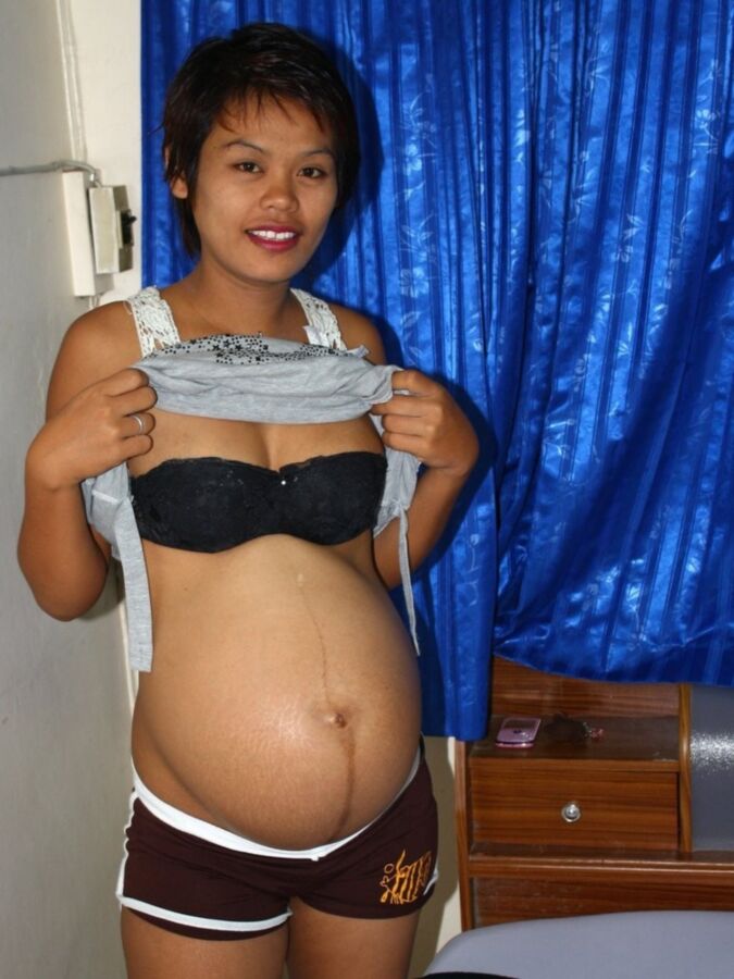 Free porn pics of Pregnant Filipina has a nice Bush 6 of 24 pics