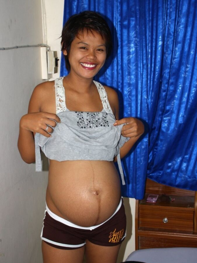 Free porn pics of Pregnant Filipina has a nice Bush 5 of 24 pics