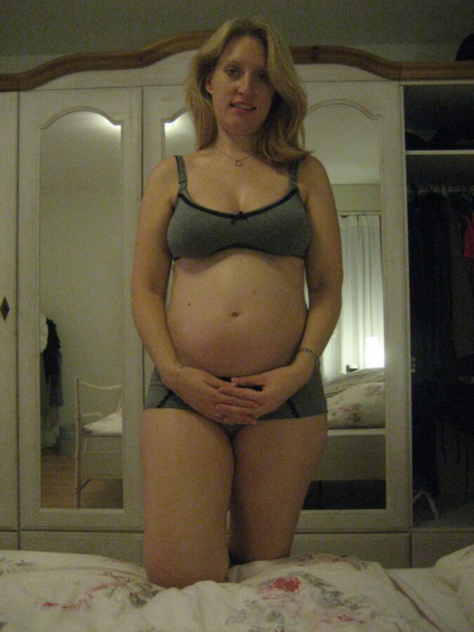 Free porn pics of pregnant beauty 21 of 47 pics