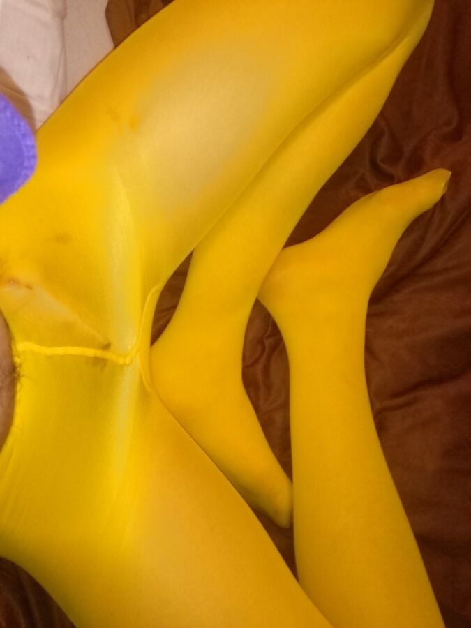 Free porn pics of Yellow Tights Dick  9 of 17 pics