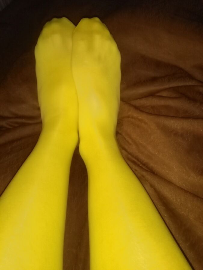 Free porn pics of Yellow Tights Dick  12 of 17 pics