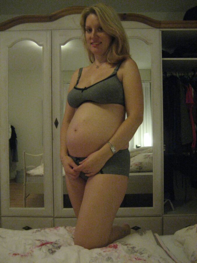 Free porn pics of pregnant beauty 24 of 47 pics