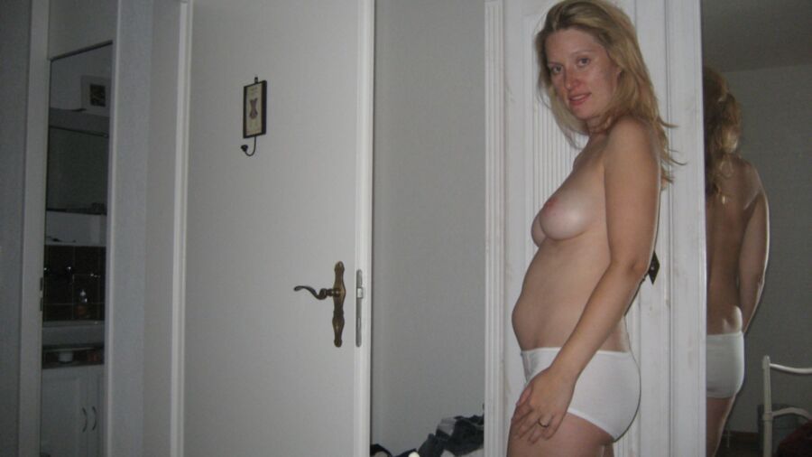 Free porn pics of pregnant beauty 12 of 47 pics