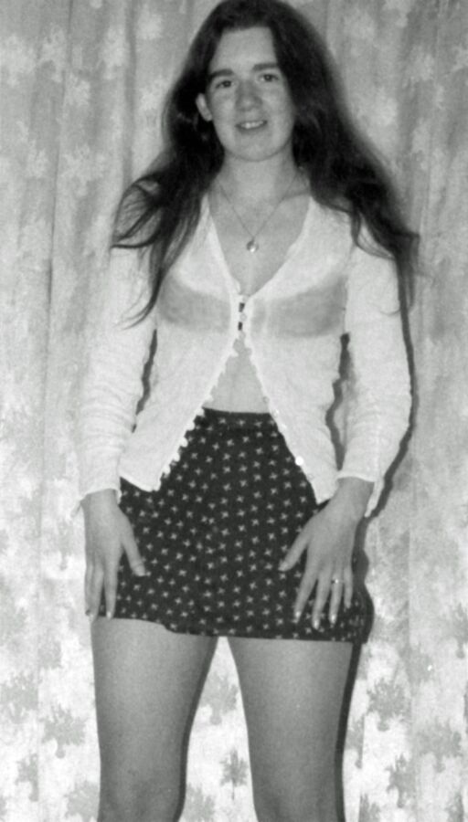 Free porn pics of vintage mini skirt - short skirt  1 of 6 pics