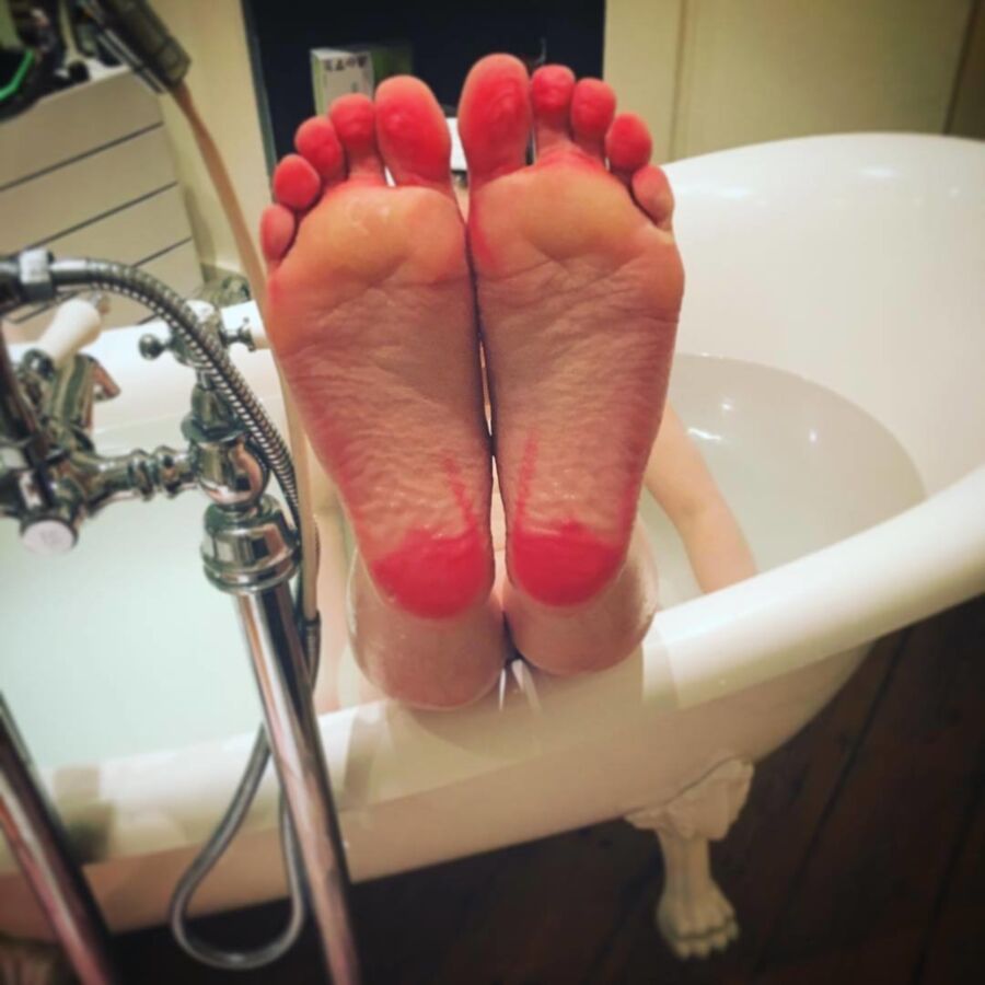 Free porn pics of Contribution - New Celeb Feet! 7 of 16 pics