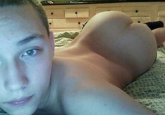 Free porn pics of gay twinks pointing their butts in the air 10 of 12 pics