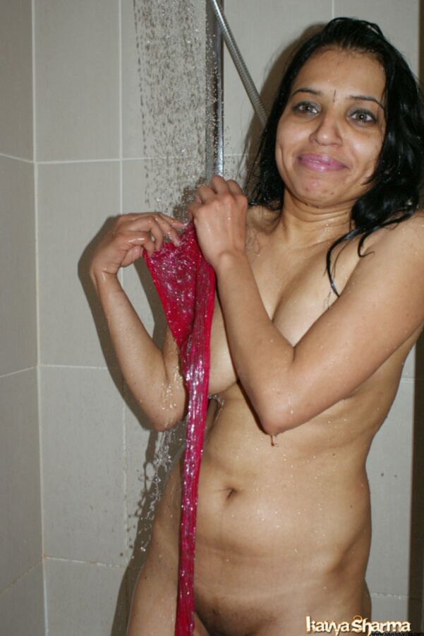 Free porn pics of INDIAN MILF BATHING AND SHOWING NUDE 5 of 12 pics