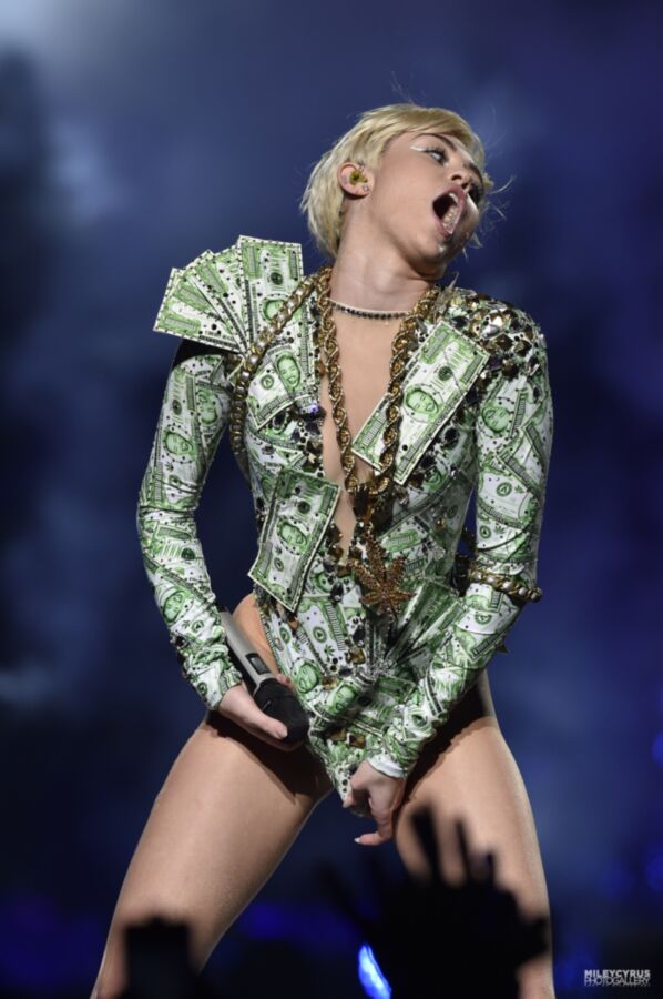 Free porn pics of Sexy Miley Cyrus (Celebrities) 7 of 68 pics