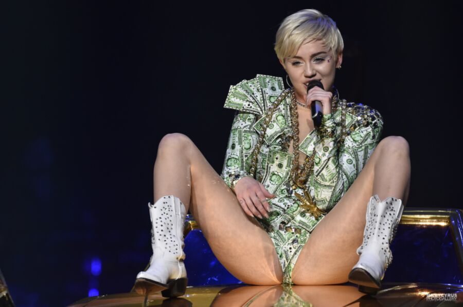 Free porn pics of Sexy Miley Cyrus (Celebrities) 13 of 68 pics