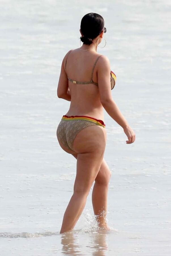 Free porn pics of Kim Kardashian 10 of 16 pics