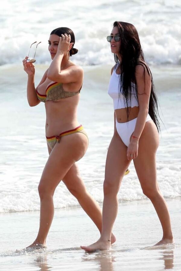 Free porn pics of Kim Kardashian 14 of 16 pics