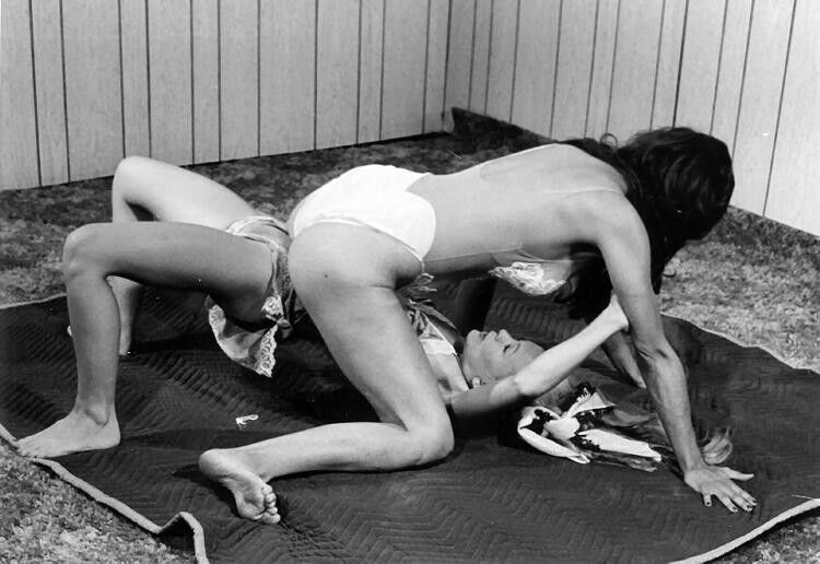 Free porn pics of Vintage Catfight and Bitchfight Pics 13 of 102 pics