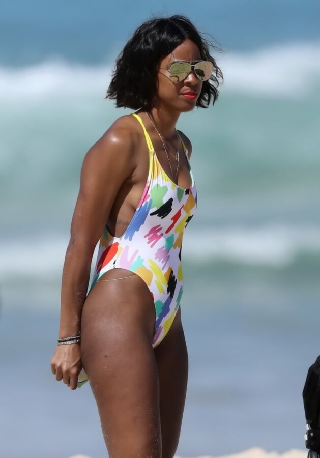 Free porn pics of Kelly Rowland Showing Her Sexy Brown Ass 8 of 16 pics