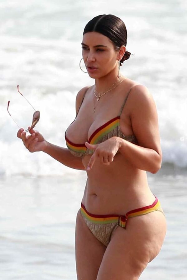 Free porn pics of Kim Kardashian 7 of 16 pics