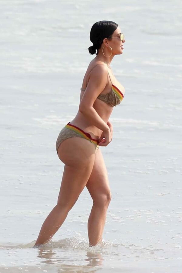 Free porn pics of Kim Kardashian 6 of 16 pics