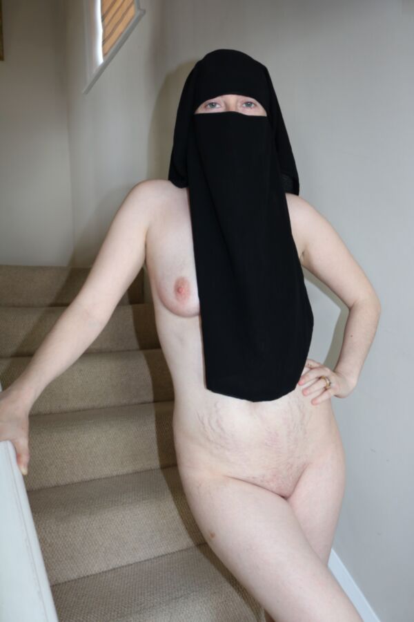 Niqab Burka Girl Nude