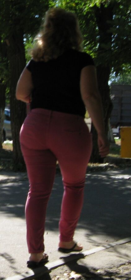 Free porn pics of So Fat Ass Walking 1 of 20 pics