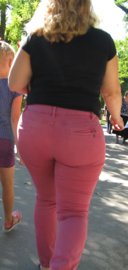 Free porn pics of So Fat Ass Walking 3 of 20 pics