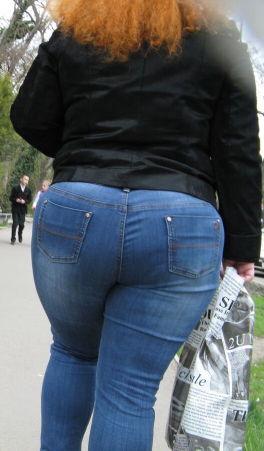 Free porn pics of FAT ASS WAKLKING street candid 10 of 26 pics