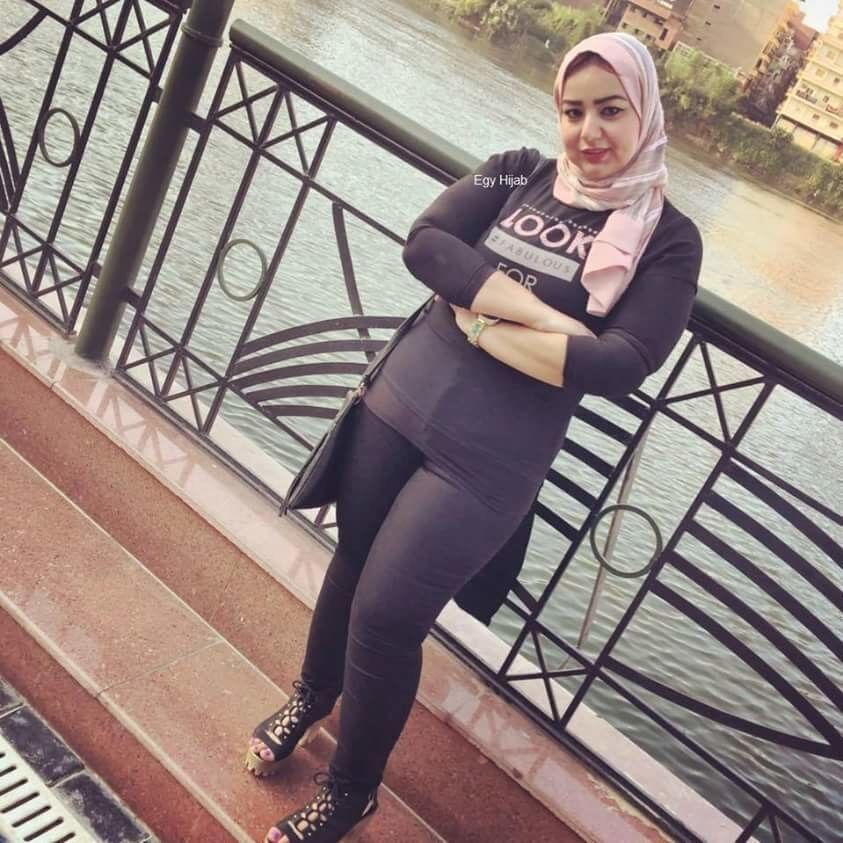 Free porn pics of hijab muslim women tight dresses 20 of 47 pics