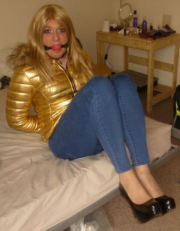 Free porn pics of sissy chav in jeans 8 of 10 pics