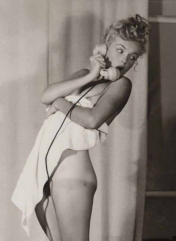 Free porn pics of Marilyn Monroe Posing Nude on the Phone Pics 13 of 22 pics