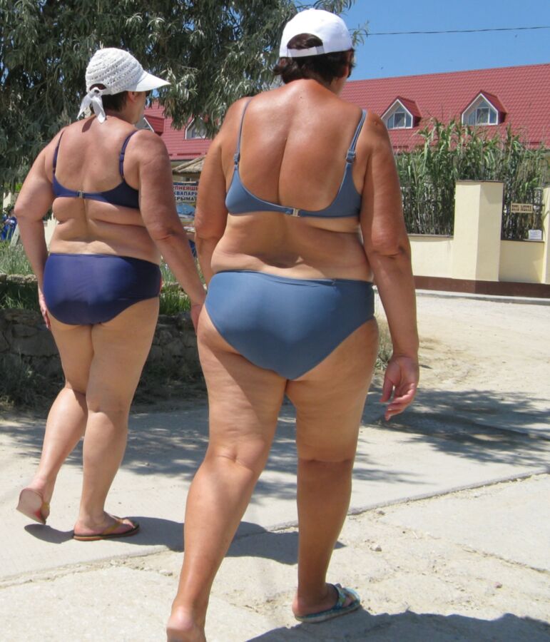 Free porn pics of Two Grannies walking 7 of 7 pics