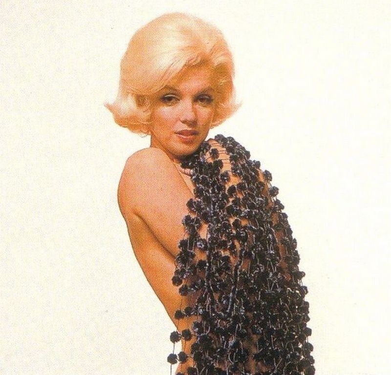 Free porn pics of Marilyn Monroe Nude in Dotted Scarf 11 of 62 pics