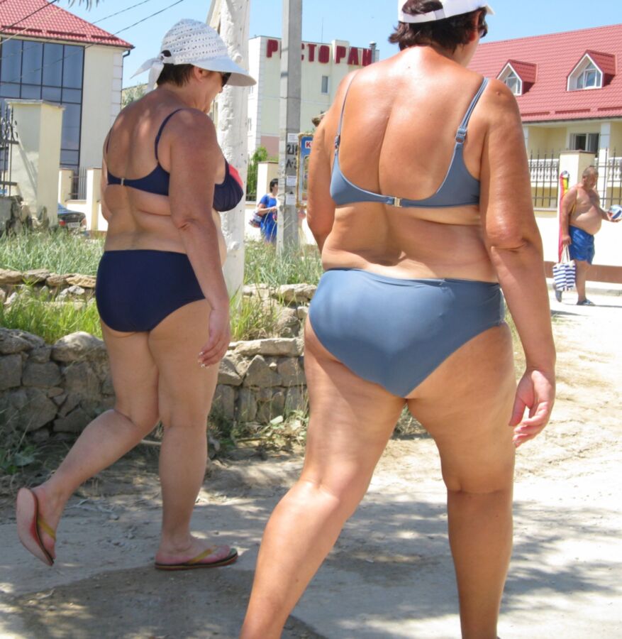 Free porn pics of Two Grannies walking 6 of 7 pics