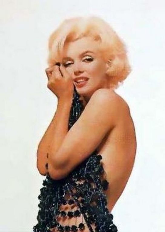 Free porn pics of Marilyn Monroe Nude in Dotted Scarf 22 of 62 pics