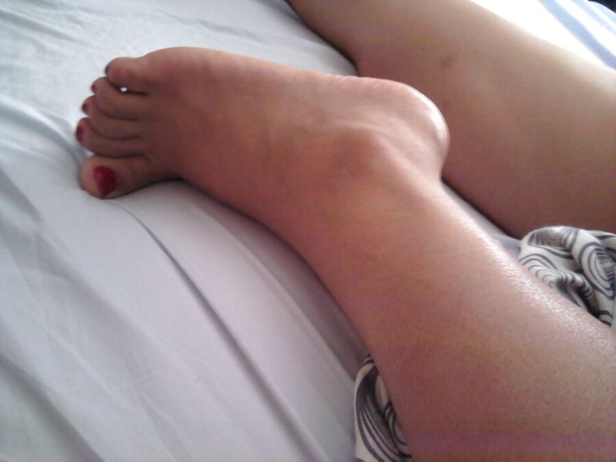 Free porn pics of Asian wife sexy feet 21 of 27 pics