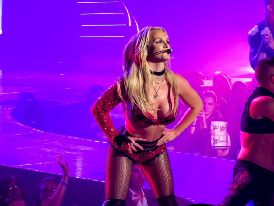 Free porn pics of Britney Spears - On Stage Slutwear  18 of 45 pics