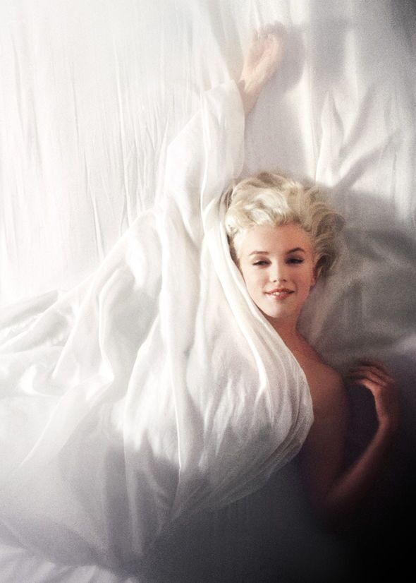 Free porn pics of Marilyn Monroe Nude Wrapped in White Bed Sheets 24 of 94 pics