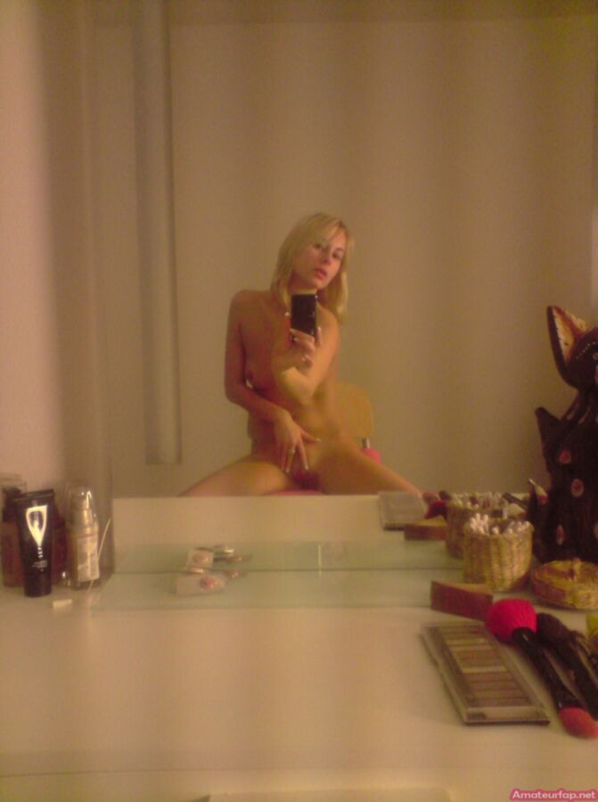 Free porn pics of Amateur Pretty Blonde Teen Johanna 4 of 21 pics
