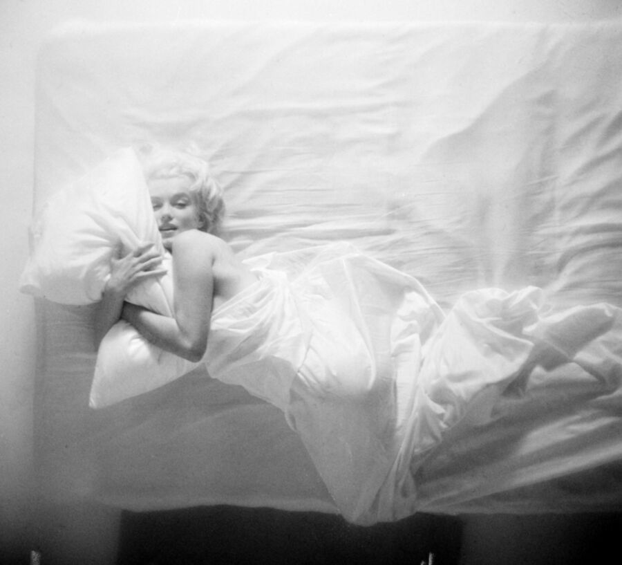 Free porn pics of Marilyn Monroe Nude Wrapped in White Bed Sheets 20 of 94 pics