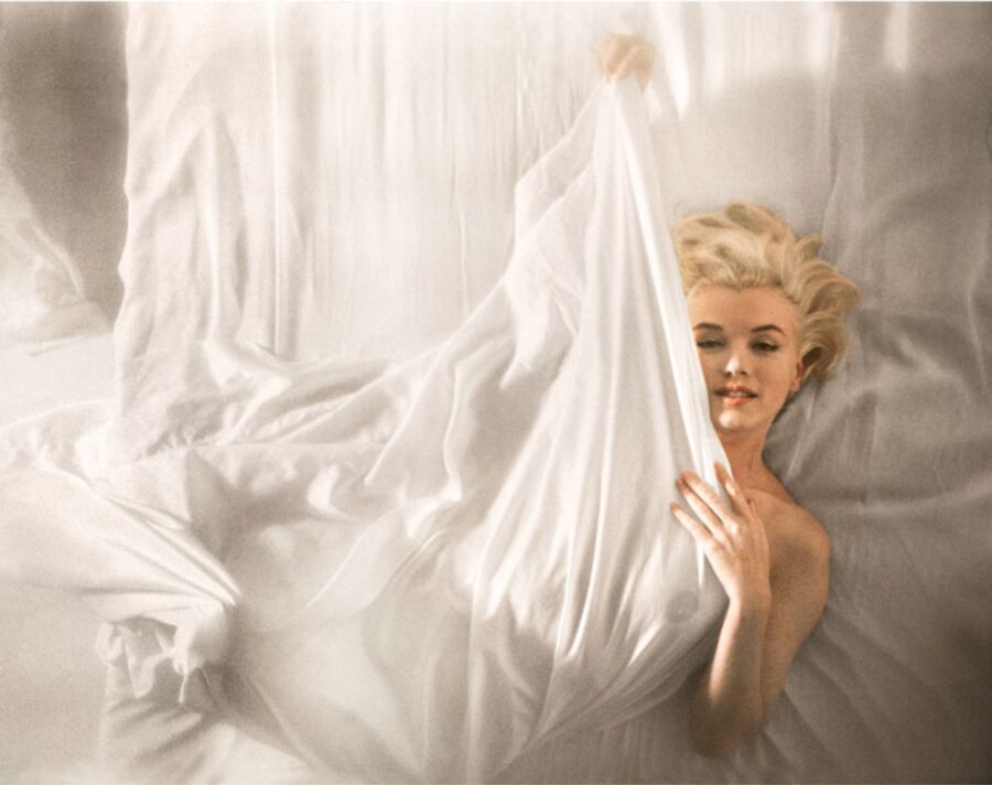 Free porn pics of Marilyn Monroe Nude Wrapped in White Bed Sheets 22 of 94 pics