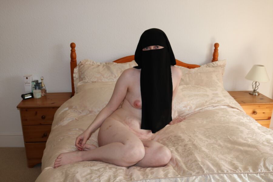 Free porn pics of Wife posing naked in niqab  8 of 29 pics