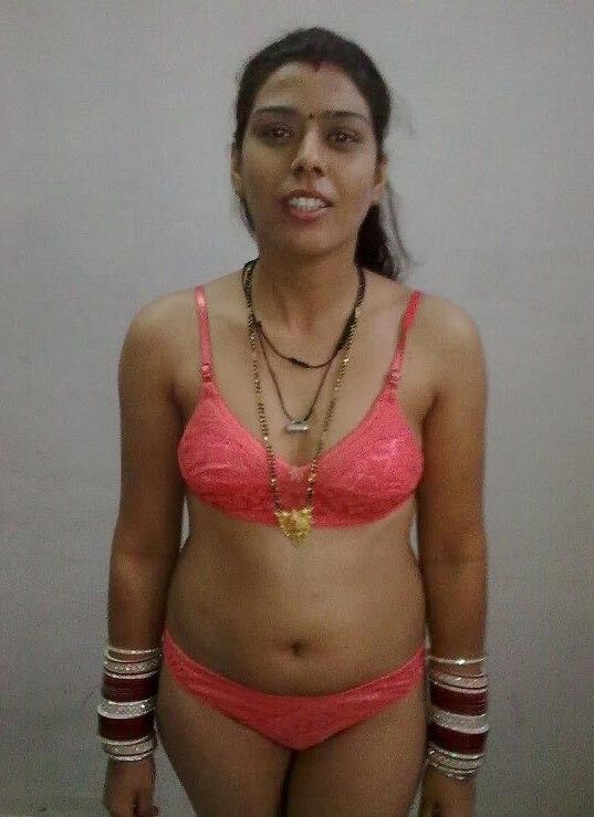 Free porn pics of INDIAN HOT MILF TEASING 3 of 16 pics