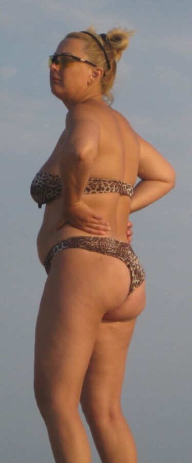 Candid Bikini Milf